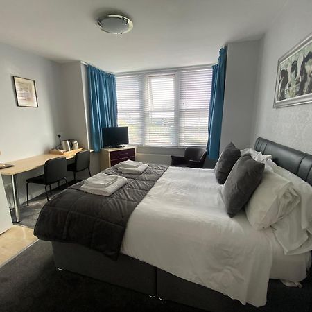 Wynnstay Studio Apartments Southend-on-Sea Bagian luar foto